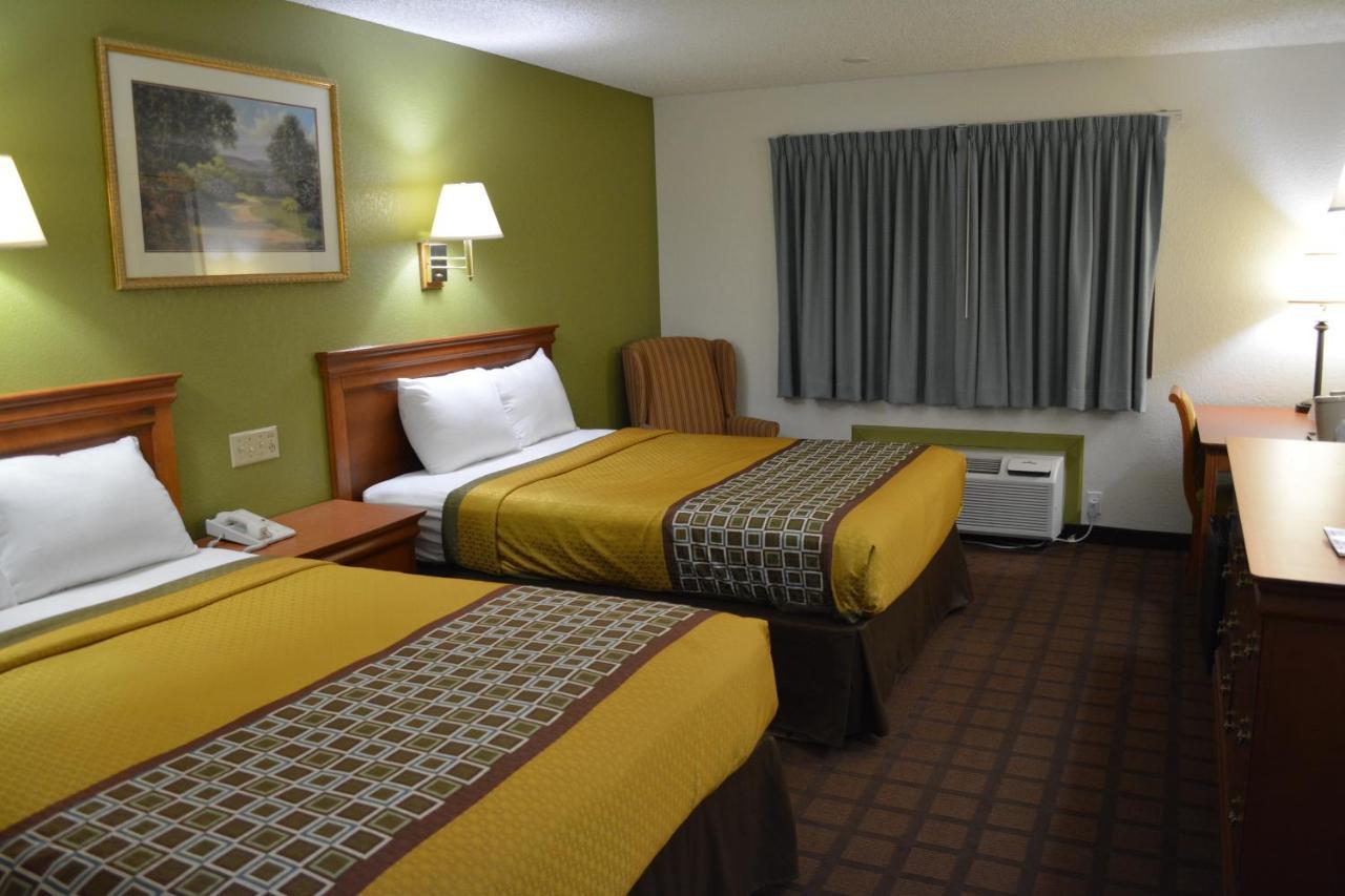 Bloomer Inn & Suites מראה חיצוני תמונה