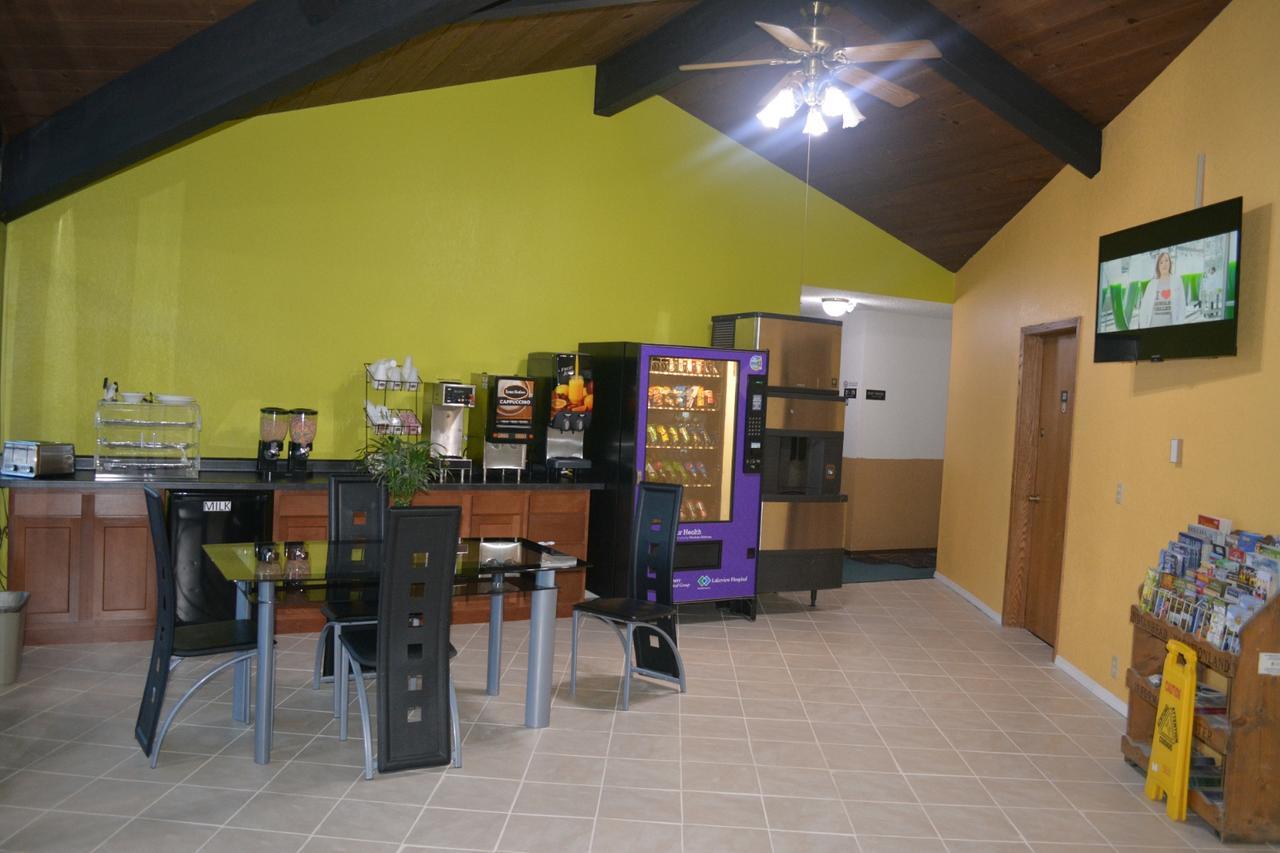 Bloomer Inn & Suites מראה חיצוני תמונה