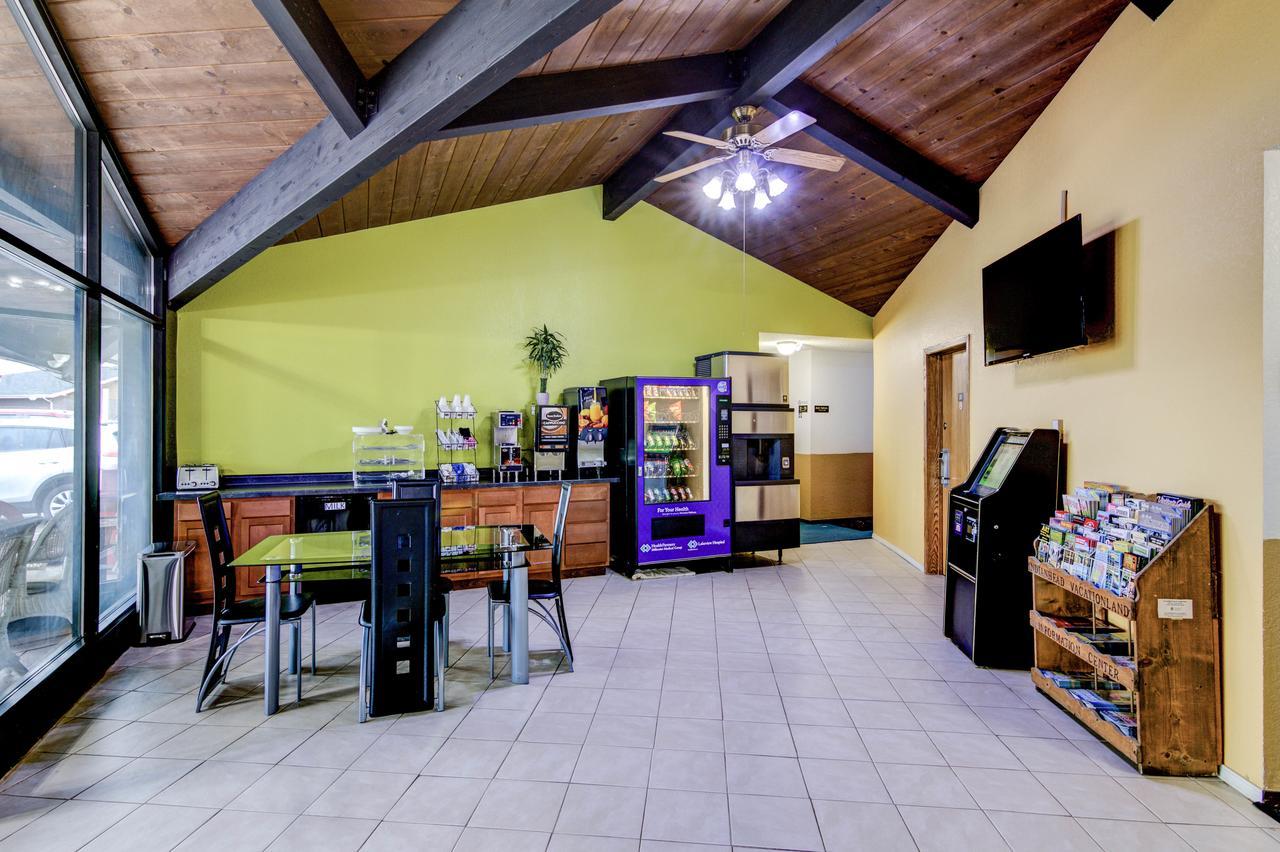 Bloomer Inn & Suites מראה חיצוני תמונה