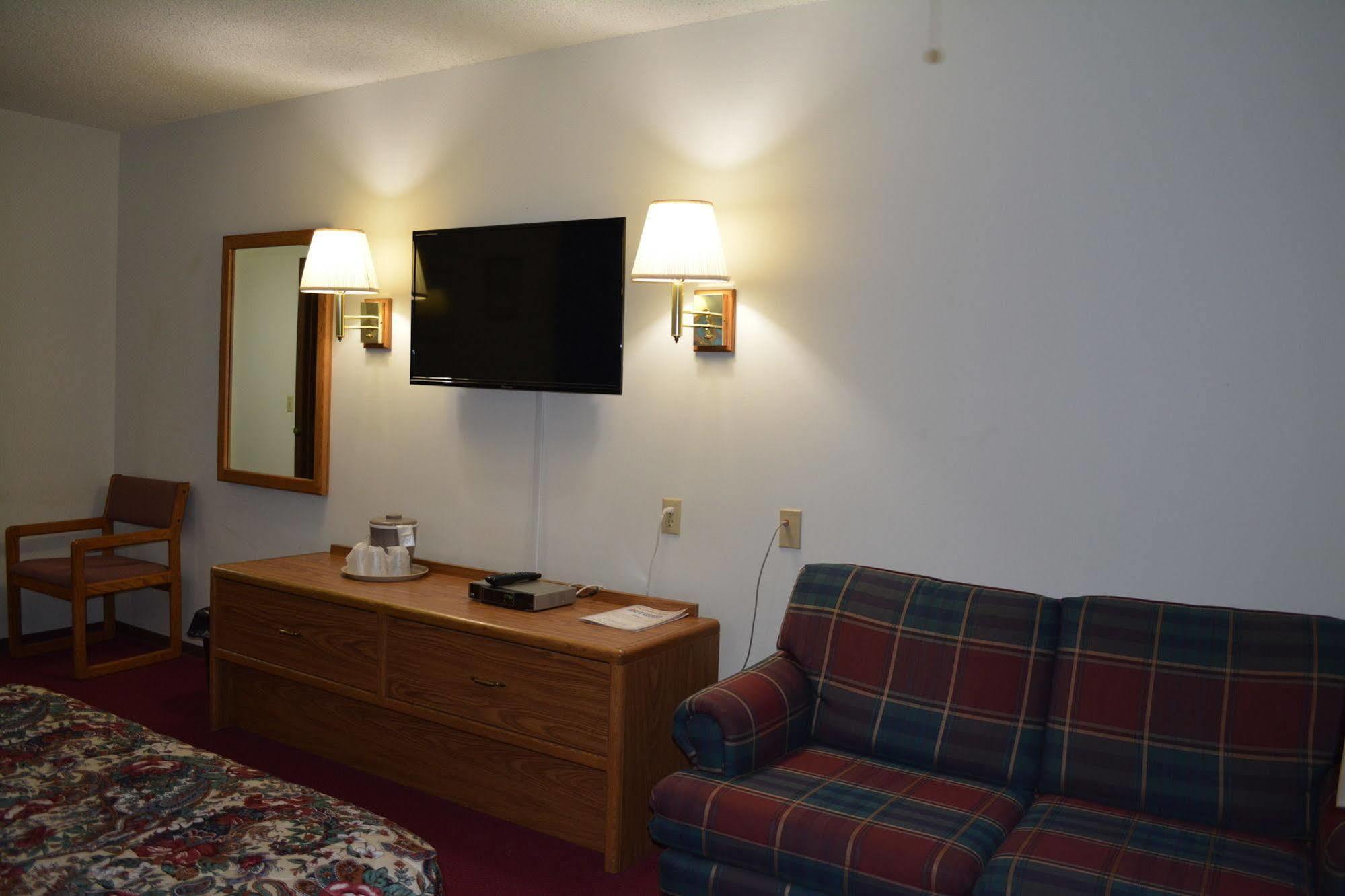 Bloomer Inn & Suites מראה חיצוני תמונה