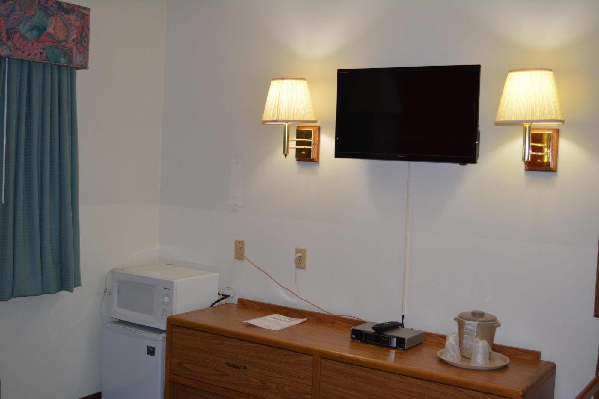 Bloomer Inn & Suites מראה חיצוני תמונה