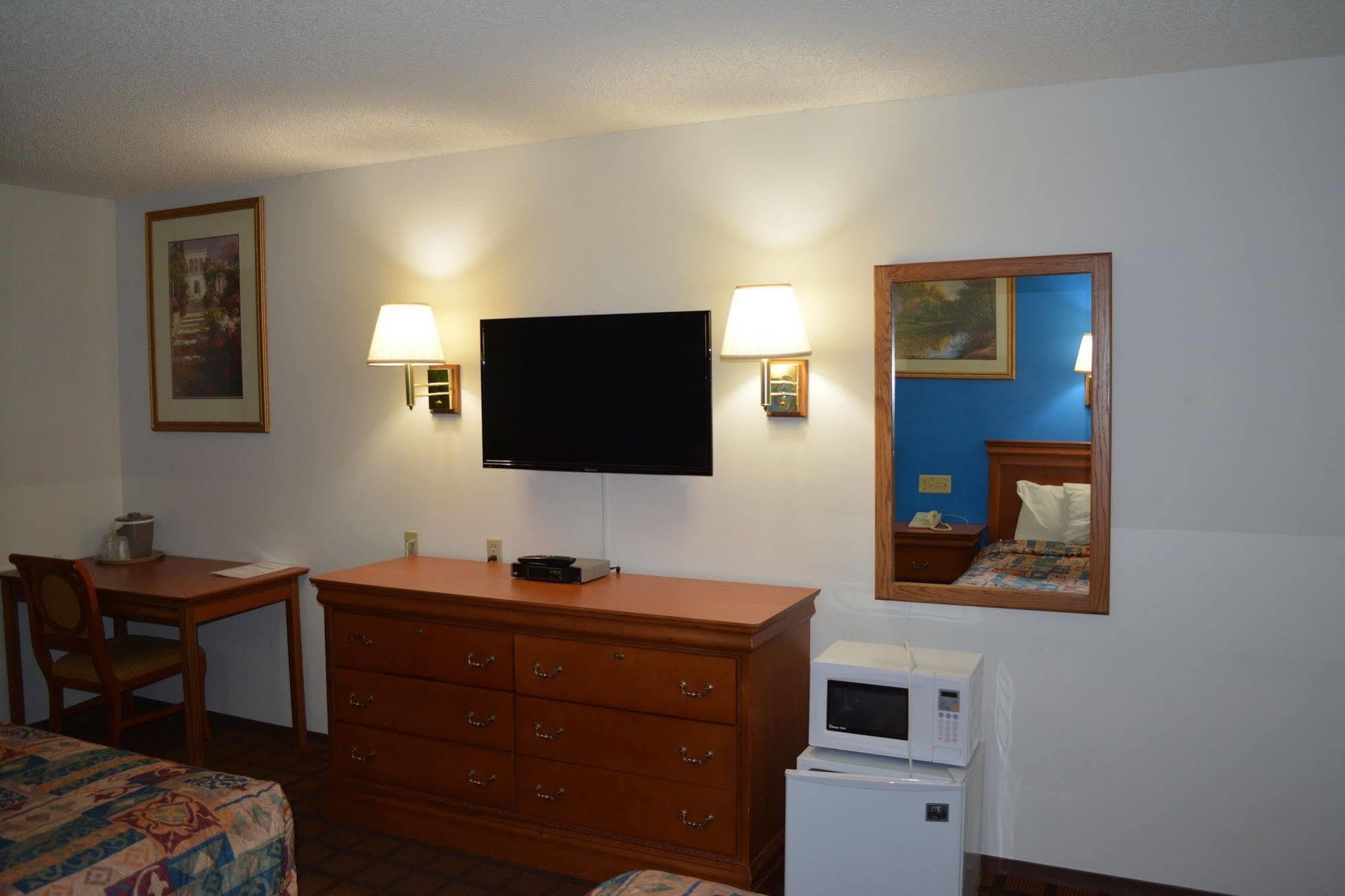 Bloomer Inn & Suites מראה חיצוני תמונה