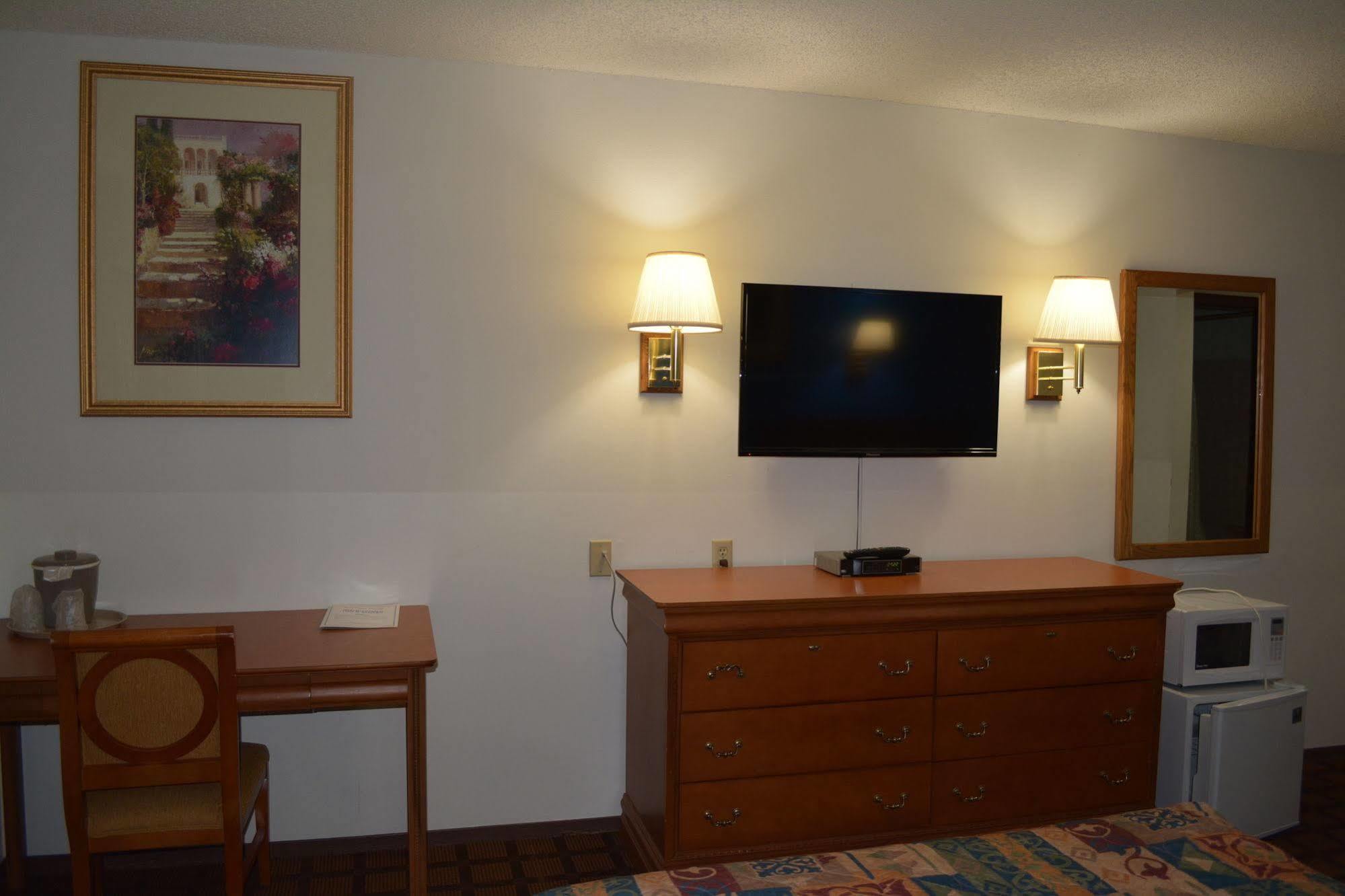 Bloomer Inn & Suites מראה חיצוני תמונה