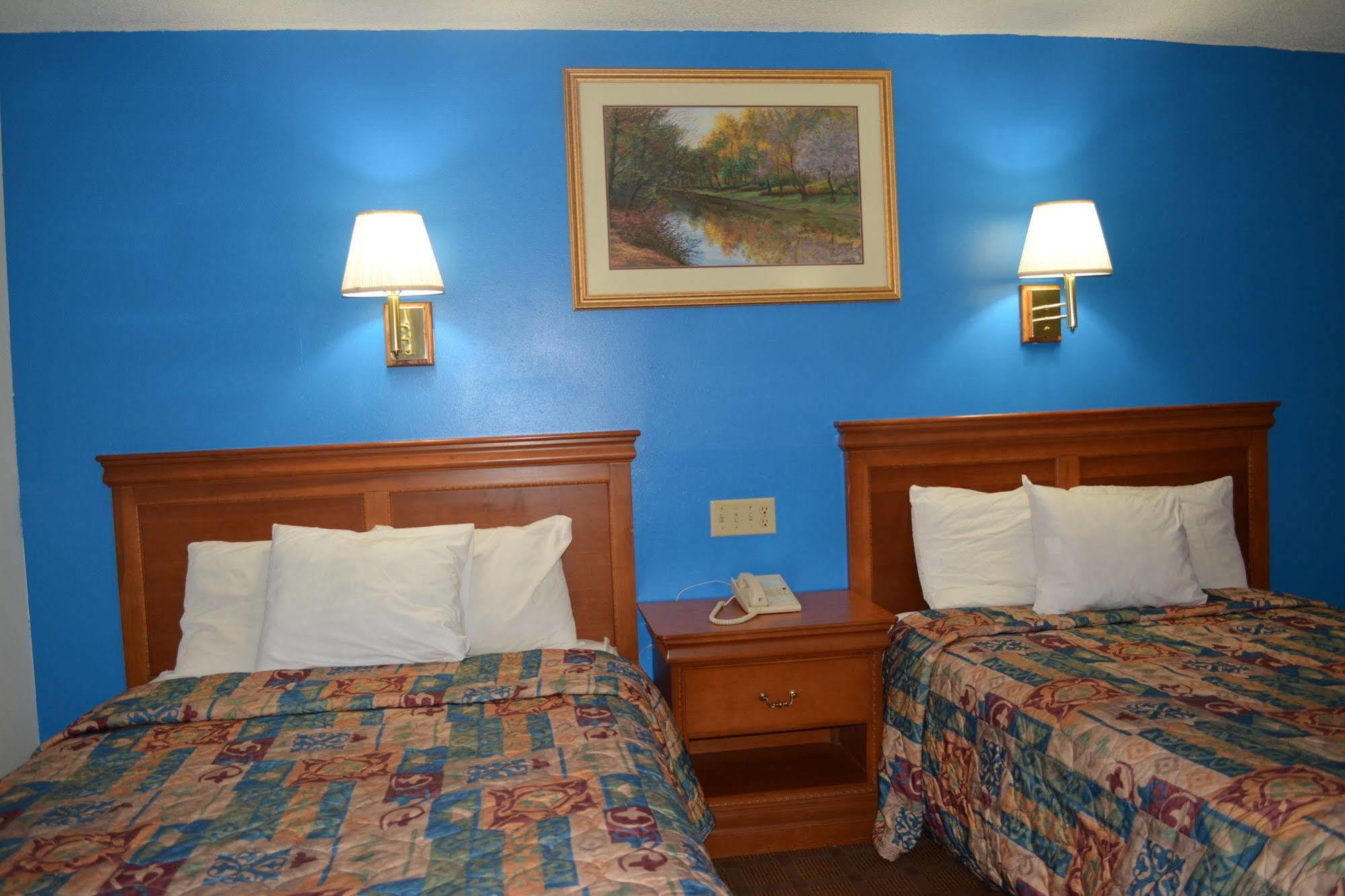 Bloomer Inn & Suites מראה חיצוני תמונה