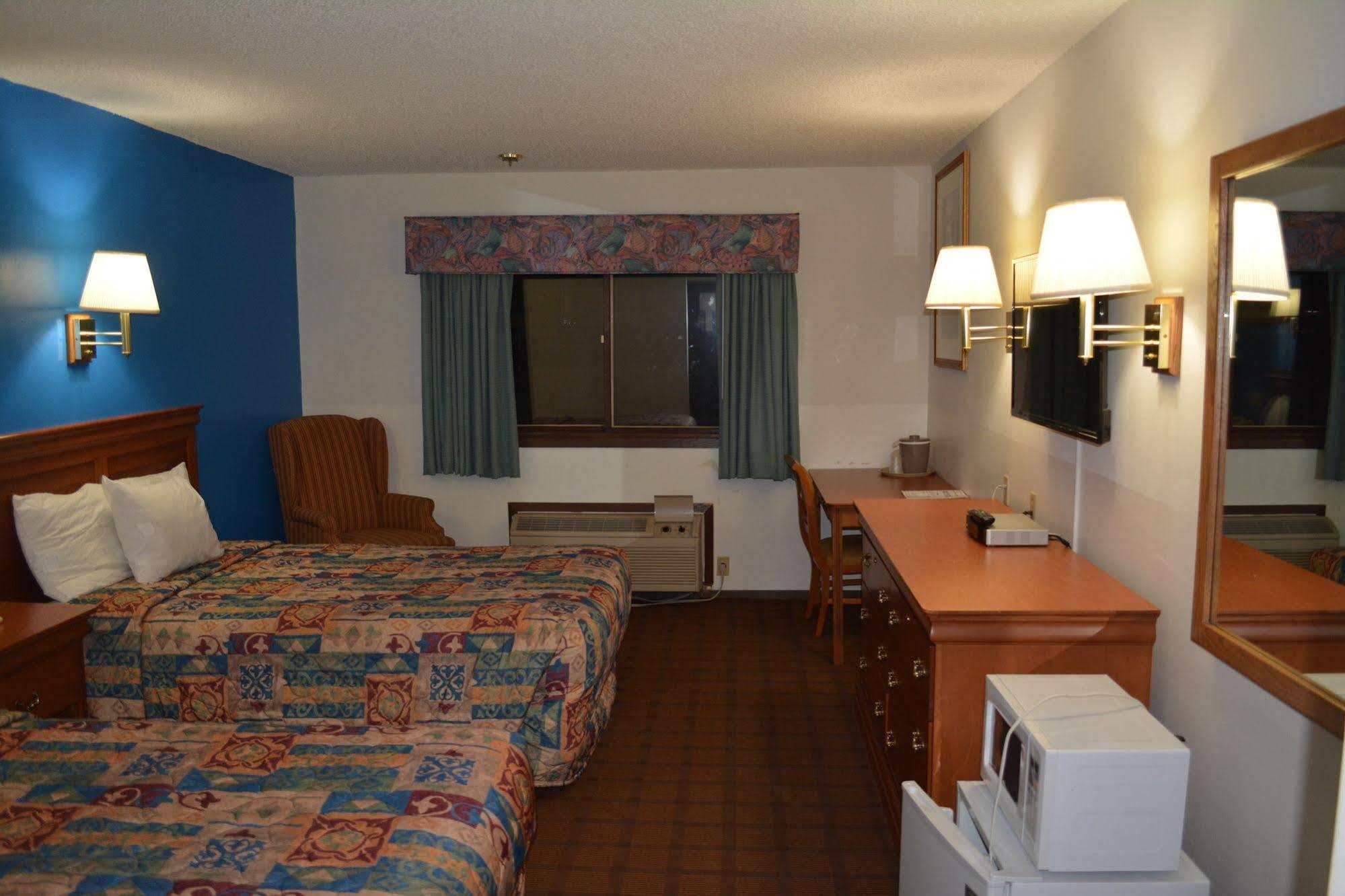 Bloomer Inn & Suites מראה חיצוני תמונה